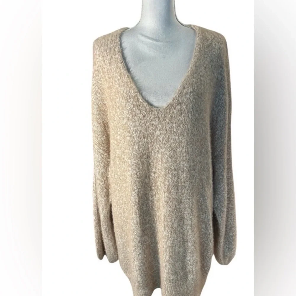 Super Soft V-Neck Sweater NWT
